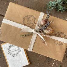 Load image into Gallery viewer, plantable card plantable greets card