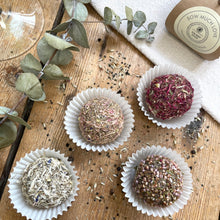 Load image into Gallery viewer, seed wedding favour seed bombs front
